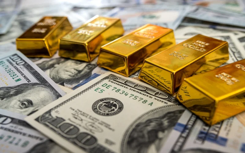 قفزة في أسعار الذهب وسط إقبال المتداولين على اقتناء الملاذات الآمنة عالميًا